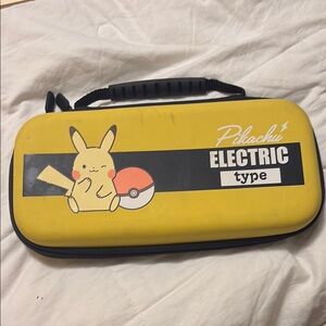 Vibrant Yellow and Black Accessory for Versatile Use